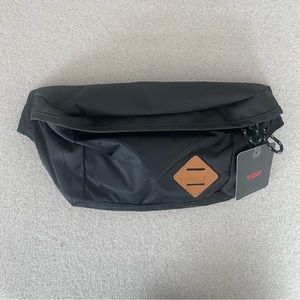 Levi’s Black Camel Waist Fanny Pack OS